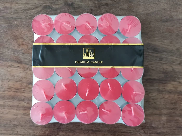 red color tealight candles