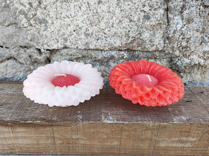 flower shaped floating candles