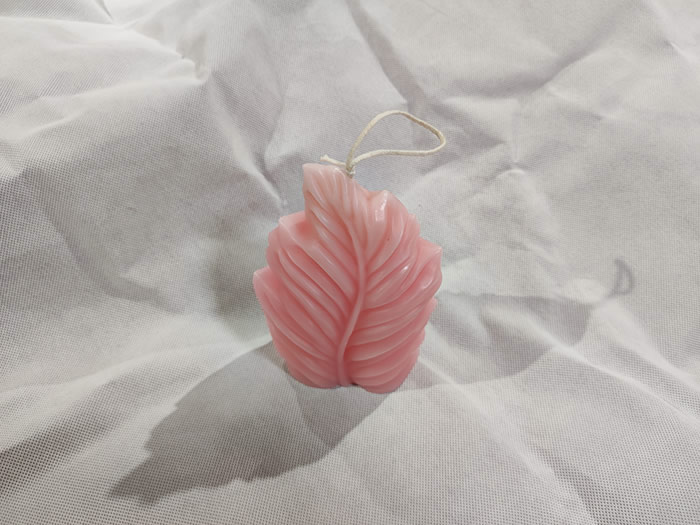 pink color hand made carving leaf shape candles wholesale